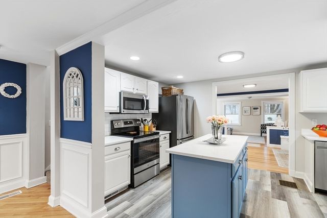 3 Summer St 2, Topsfield, MA 01983