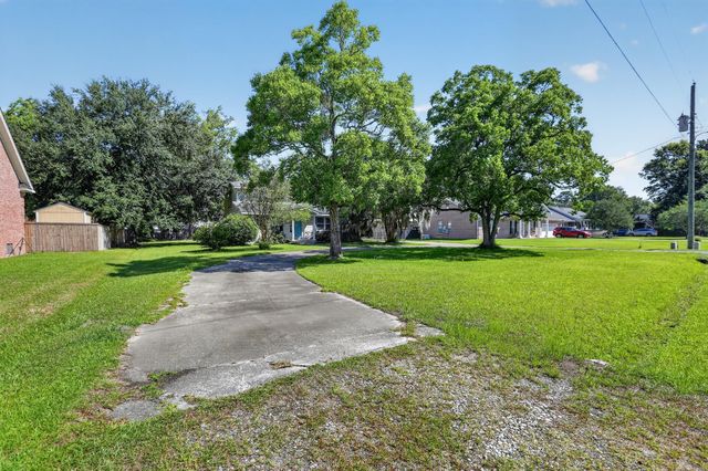 1705 Redwood, Moncks Corner, SC 29461