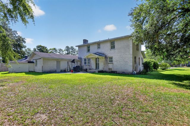 1705 Redwood, Moncks Corner, SC 29461