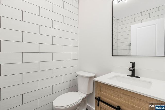 9 Voorhees, Newark, NJ 07103