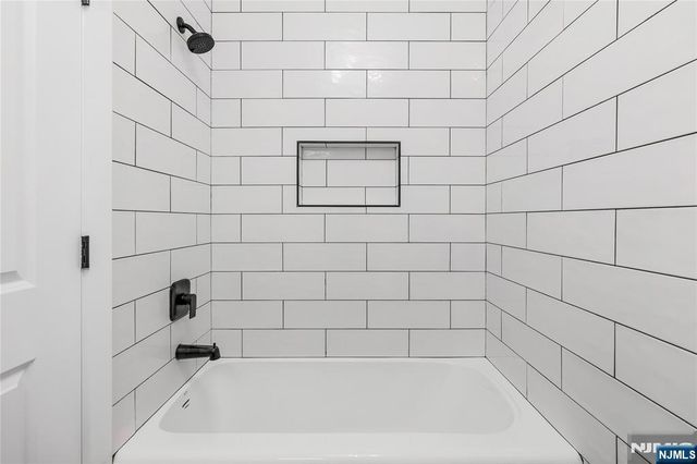 9 Voorhees, Newark, NJ 07103