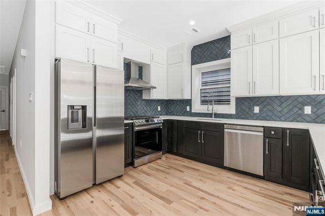 9 Voorhees, Newark, NJ 07103