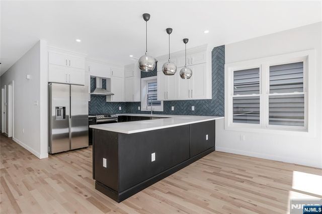 9 Voorhees, Newark, NJ 07103