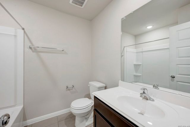 6252 Persimmon Lake, San Antonio, TX 78245