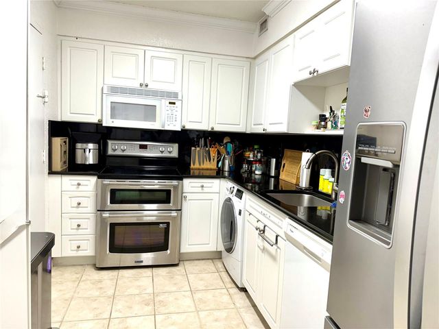 2501 S Ocean Dr 330, Hollywood, FL 33019