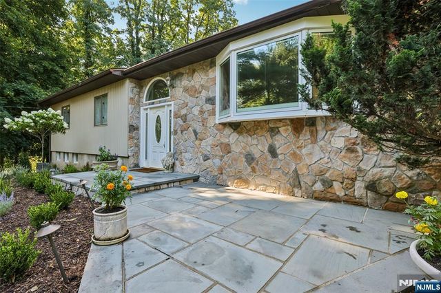 68 Lake Street, Saddle River, NJ 07458