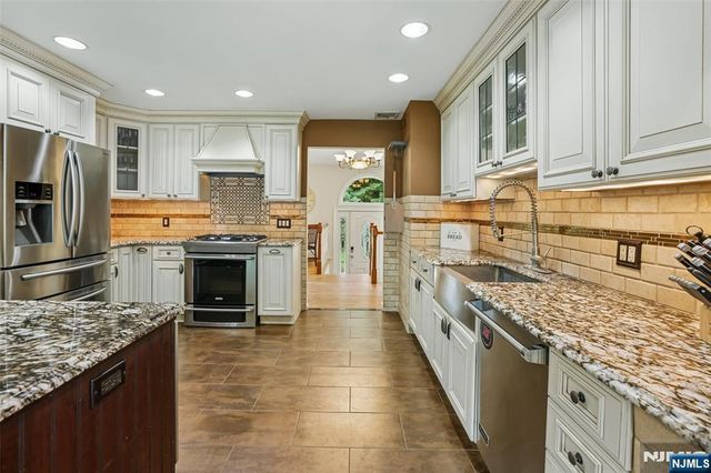 68 Lake Street, Saddle River, NJ 07458