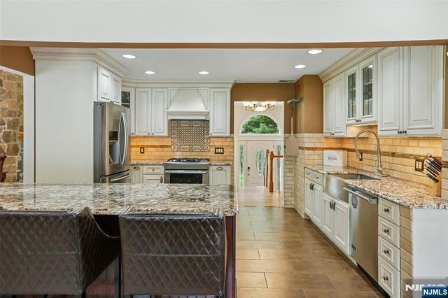 68 Lake Street, Saddle River, NJ 07458
