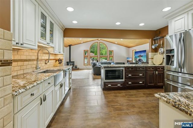 68 Lake Street, Saddle River, NJ 07458