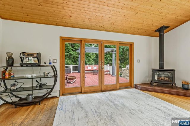 68 Lake Street, Saddle River, NJ 07458