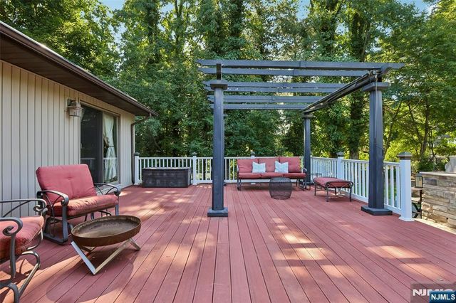 68 Lake Street, Saddle River, NJ 07458