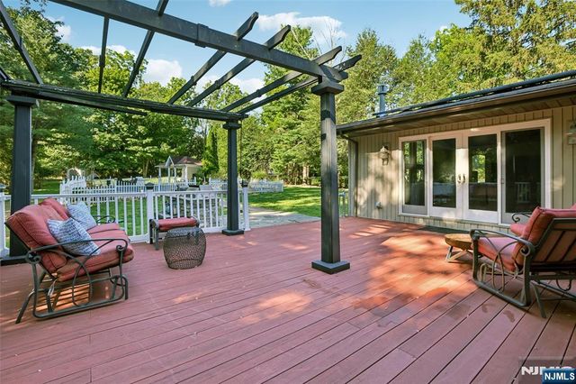 68 Lake Street, Saddle River, NJ 07458