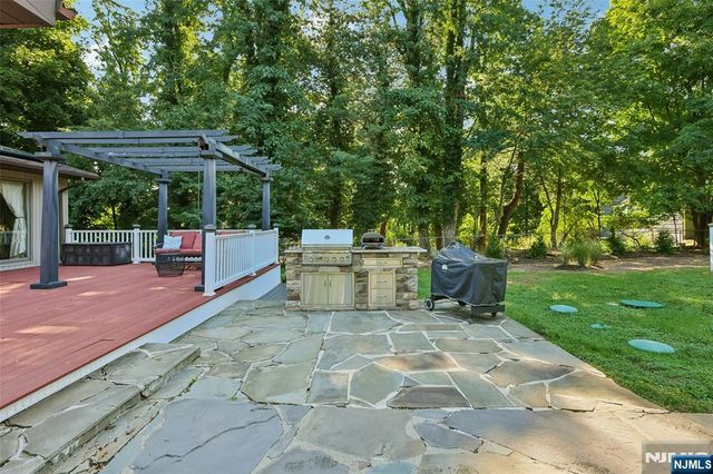68 Lake Street, Saddle River, NJ 07458