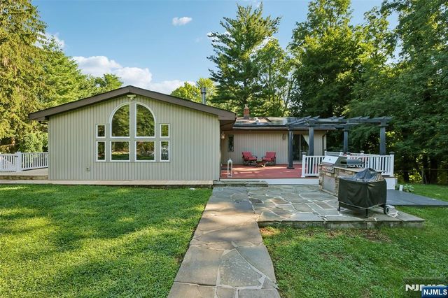 68 Lake Street, Saddle River, NJ 07458