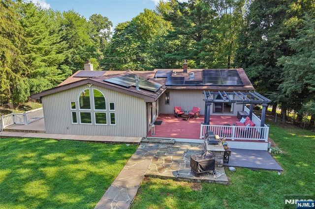 68 Lake Street, Saddle River, NJ 07458