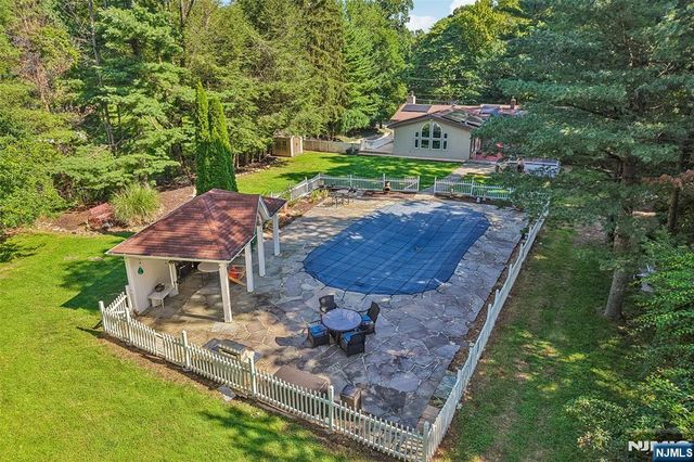 68 Lake Street, Saddle River, NJ 07458