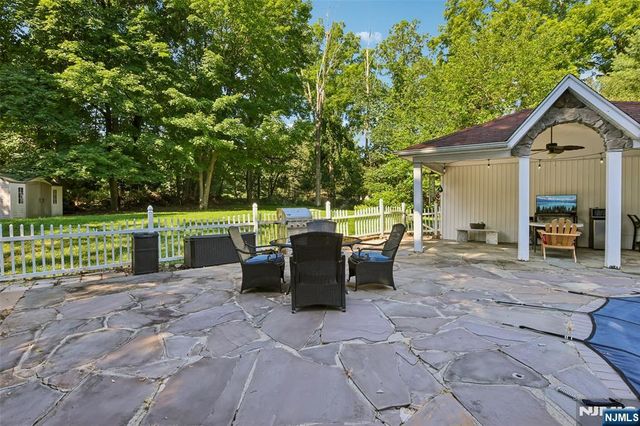 68 Lake Street, Saddle River, NJ 07458