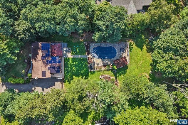 68 Lake Street, Saddle River, NJ 07458