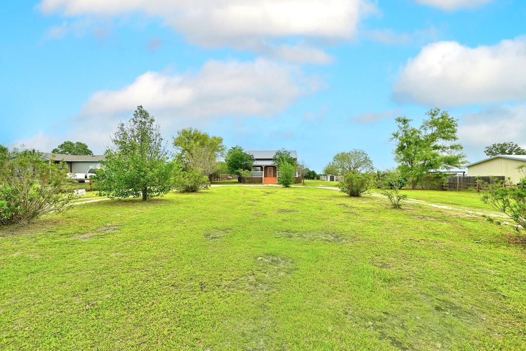 320 Sunset Ridge RD, Maxwell, TX 78656