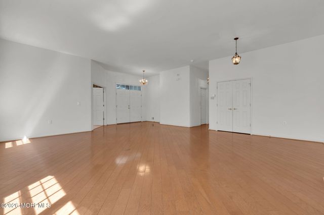 39 Baltusrol Drive, Jackson, NJ 08527