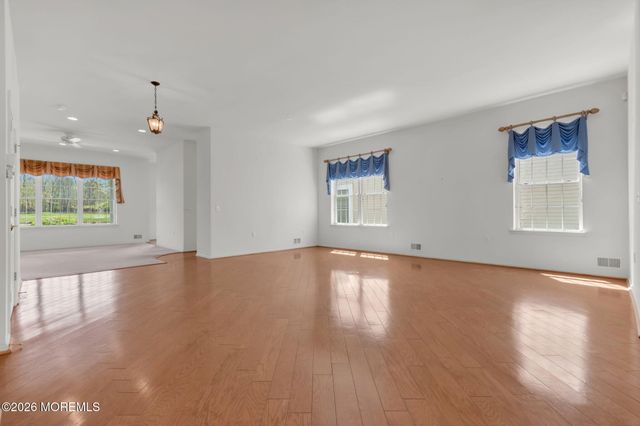 39 Baltusrol Drive, Jackson, NJ 08527