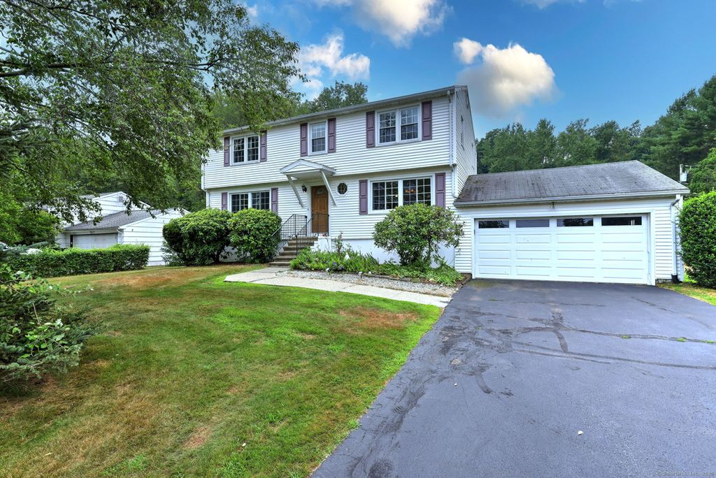 44 Laura Road, Hamden, CT 06514