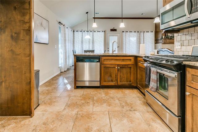 200 Nature Lane, Edmond, OK 73034