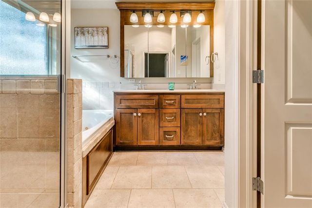 200 Nature Lane, Edmond, OK 73034