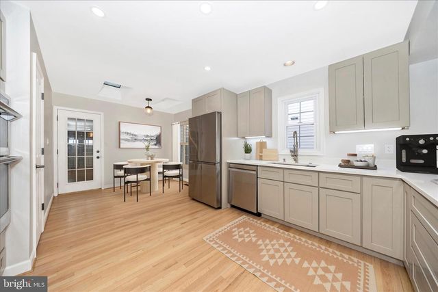 2478 5 SHILLINGS RD, Frederick, MD 21701