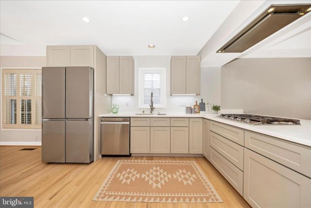 2478 5 SHILLINGS RD, Frederick, MD 21701