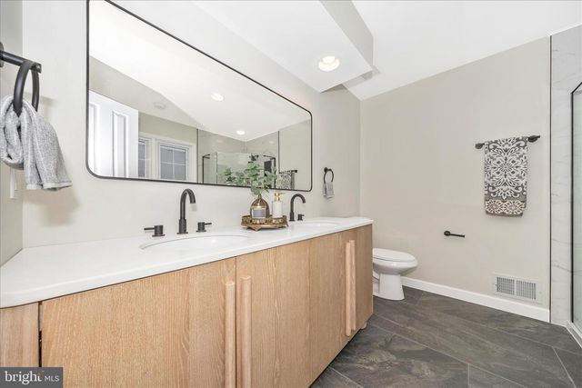 2478 5 SHILLINGS RD, Frederick, MD 21701