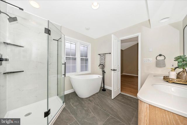 2478 5 SHILLINGS RD, Frederick, MD 21701