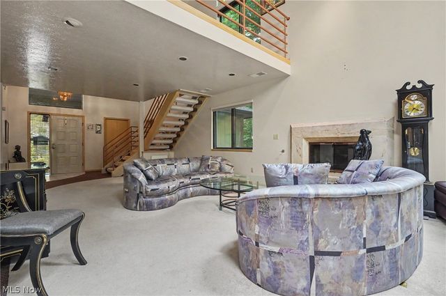 2214 Stone Creek Trail, Cuyahoga Falls, OH 44223