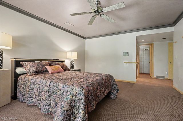 2214 Stone Creek Trail, Cuyahoga Falls, OH 44223
