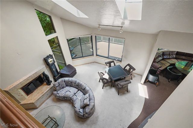 2214 Stone Creek Trail, Cuyahoga Falls, OH 44223