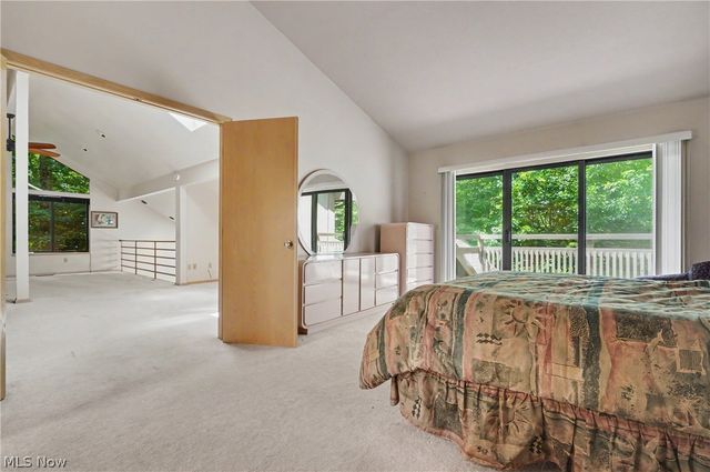 2214 Stone Creek Trail, Cuyahoga Falls, OH 44223