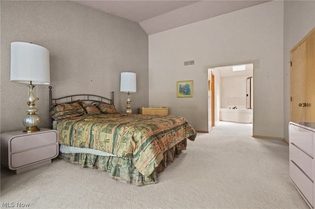 2214 Stone Creek Trail, Cuyahoga Falls, OH 44223