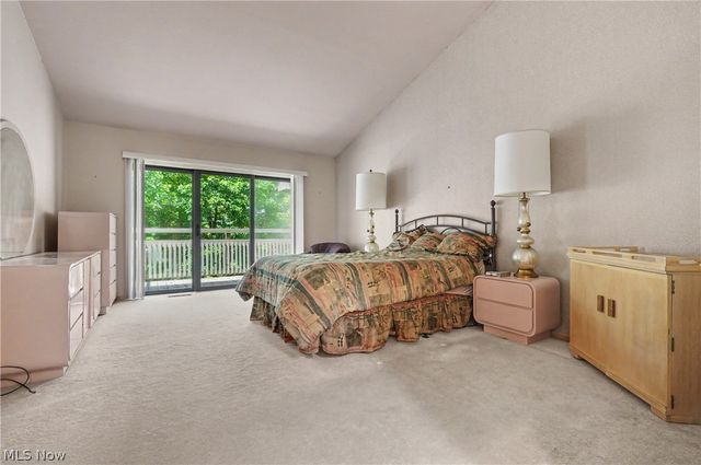 2214 Stone Creek Trail, Cuyahoga Falls, OH 44223