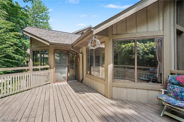 2214 Stone Creek Trail, Cuyahoga Falls, OH 44223