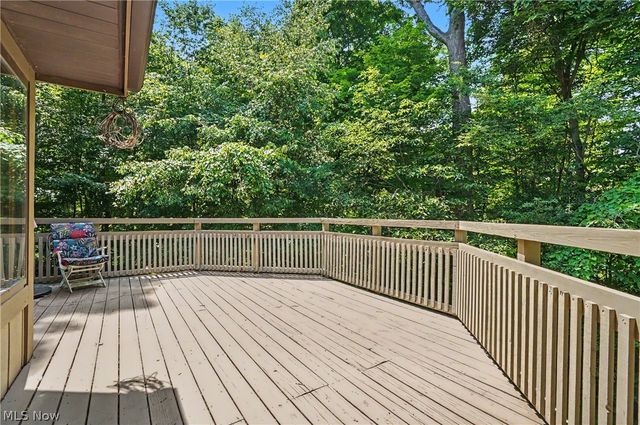 2214 Stone Creek Trail, Cuyahoga Falls, OH 44223
