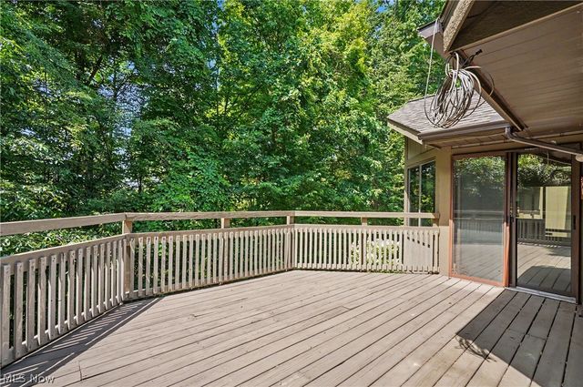 2214 Stone Creek Trail, Cuyahoga Falls, OH 44223