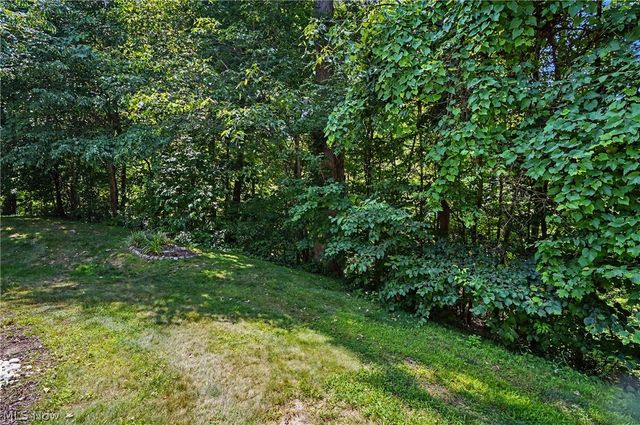 2214 Stone Creek Trail, Cuyahoga Falls, OH 44223