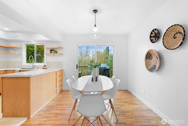 2219 Old Lakeway Drive, Bellingham, WA 98229