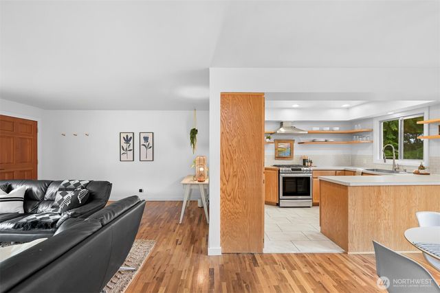 2219 Old Lakeway Drive, Bellingham, WA 98229