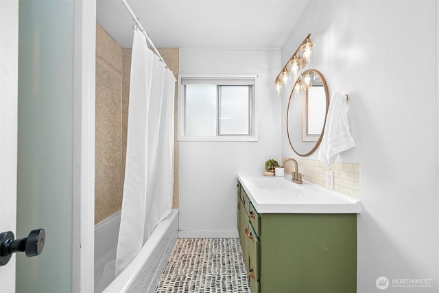 2219 Old Lakeway Drive, Bellingham, WA 98229