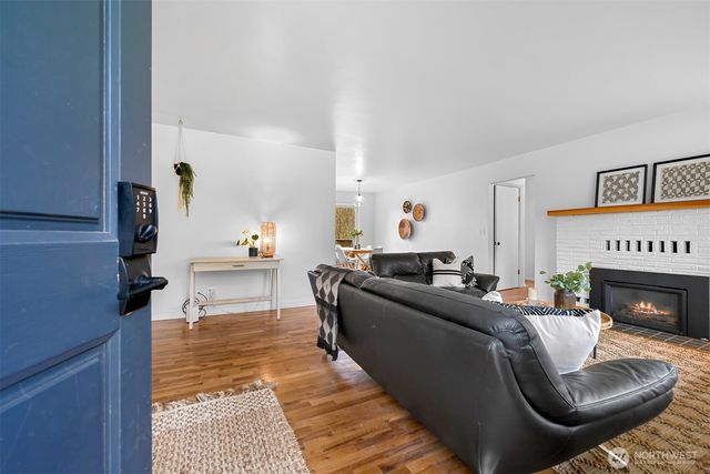 2219 Old Lakeway Drive, Bellingham, WA 98229