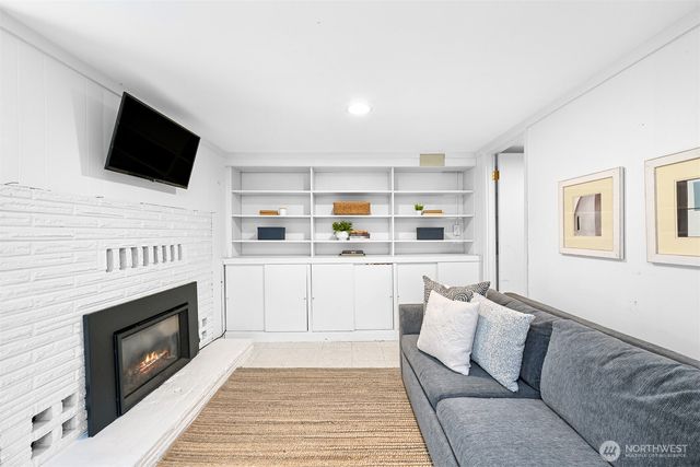 2219 Old Lakeway Drive, Bellingham, WA 98229