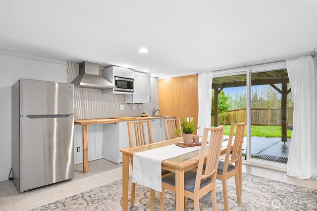 2219 Old Lakeway Drive, Bellingham, WA 98229