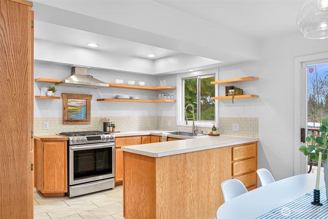 2219 Old Lakeway Drive, Bellingham, WA 98229