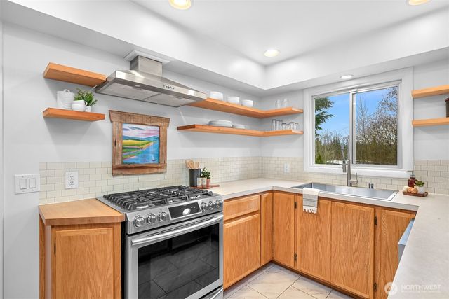 2219 Old Lakeway Drive, Bellingham, WA 98229